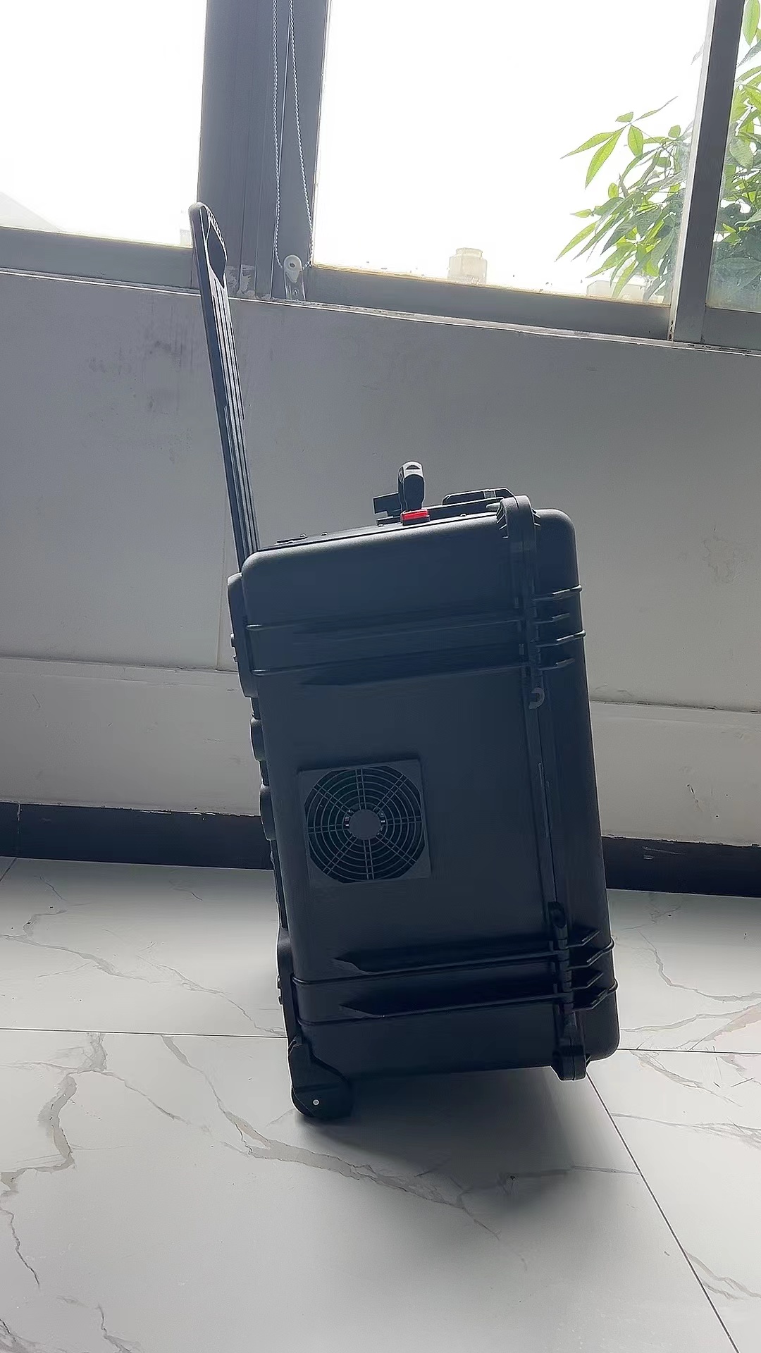 巴音郭楞手拉箱型移动通信干扰器